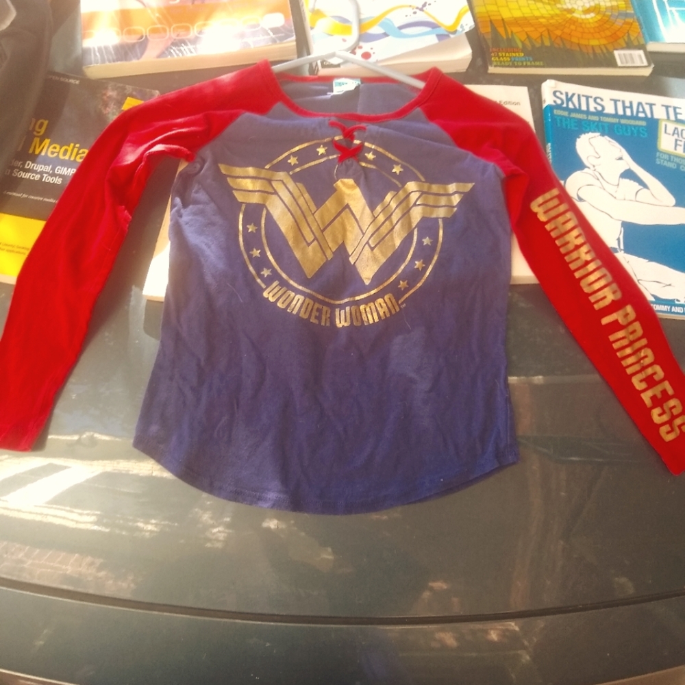 Girls Wonder Woman shirt 7/8